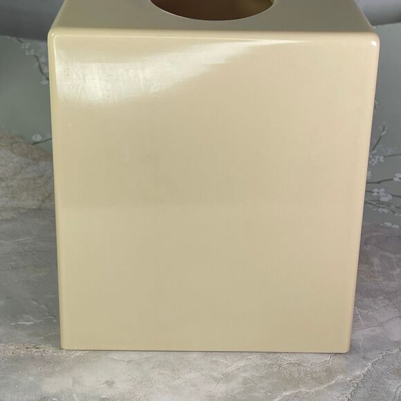 Vintage Garden Angel Tissue Dispenser made in Taiwan - Picture 3 of 9